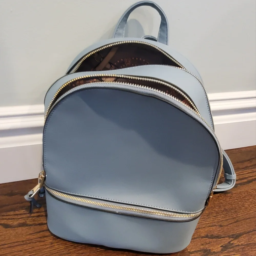 Blue Backpack - Picture 2 of 4